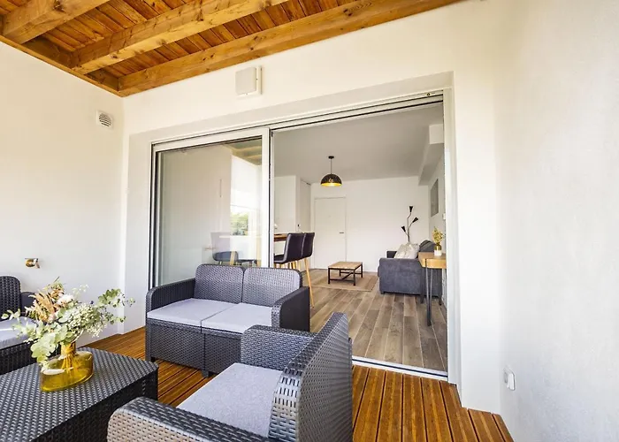 4* Au Coeur De St-jean-de-luz Avec Terrasse Et Parking, A 5 Min De La - Fr-1-239-522 Saint-Jean-de-Luz