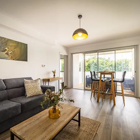 Apartment 4* Au Coeur De St-jean-de-luz Avec Terrasse Et Parking, A 5 Min De La - Fr-1-239-522 *