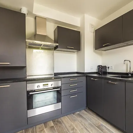 4* Au Coeur De St-jean-de-luz Avec Terrasse Et Parking, A 5 Min De La - Fr-1-239-522 圣让－德吕兹